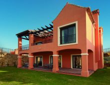 Detached and semi-detached villas 1